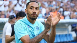 Pierre-Emerick Aubameyang avec le maillot de l'OM