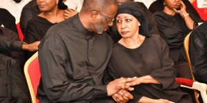 Tidjane Thiam réconforte Henriette Bédié
