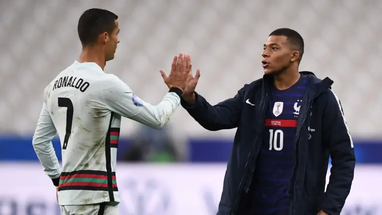 « CR7 reste unique », l’hommage XXL de Mbappé à  Cristiano Ronaldo