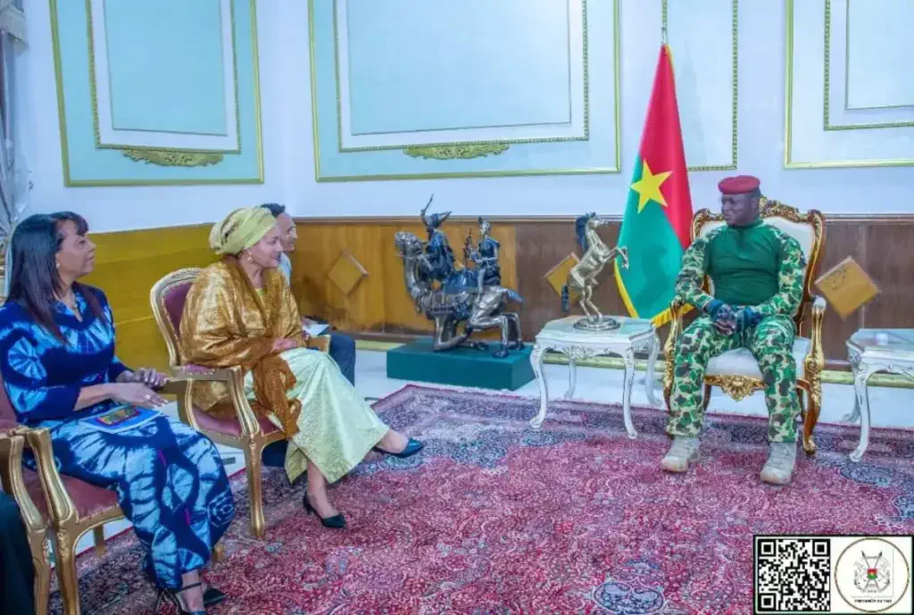 La délégation de Amina Mohamed reçue par le président Ibrahim Traoré @ Gouv Burkina Faso