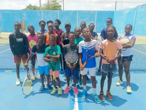 Des joueurs béninois de tennis