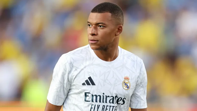 Mbappé explique son départ du PSG et rend hommage au club parisien