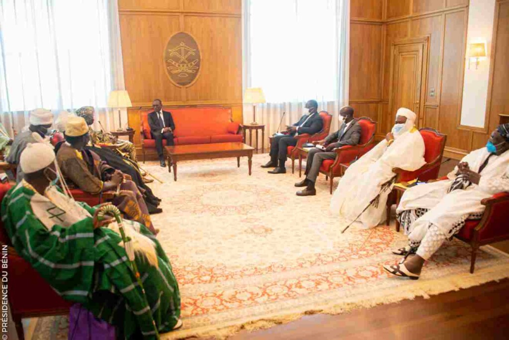 Patrice TALON eÌchange avec la chefferie traditionnelle du BeÌnin le 3 mars 2022