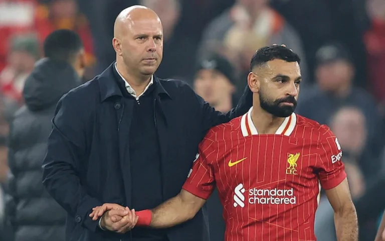 Liverpool: « avec lui, c’est noir ou blanc », Salah admire la tactique d’Arne Slot