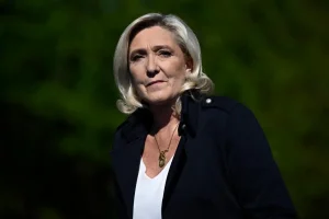 Marine Le Pen après son meeting du 6 avril 2025.