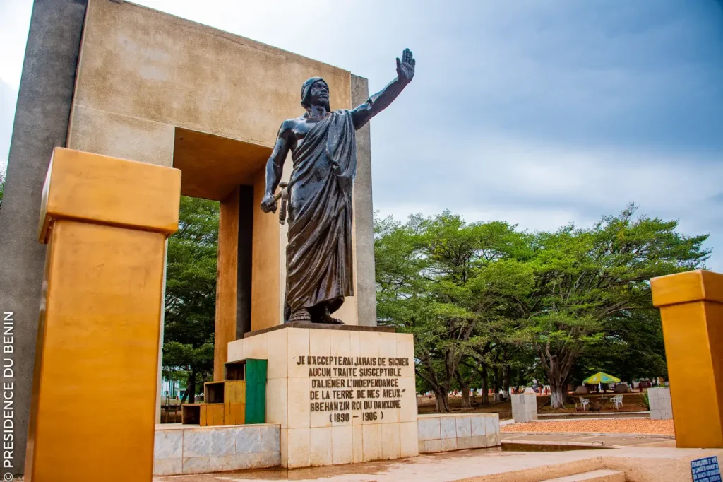 Statue du Roi Bèhanzin à Abomey