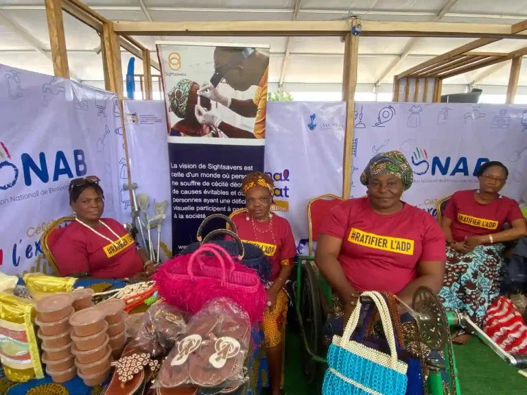Soutenus par Sightsavers, les artisans plaident pour la ratification de l’ADP