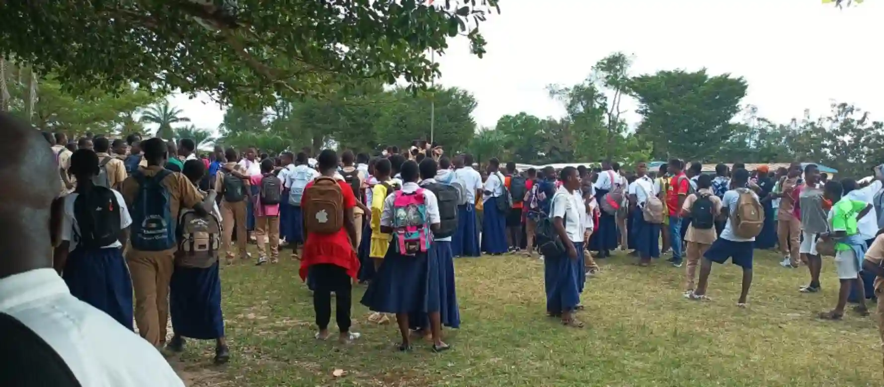 des jeunes sèment la panique dans les lycées de Blolequin