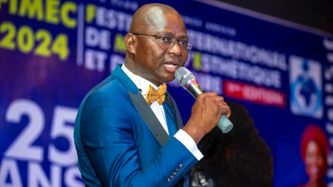 DOCTEUR HONDI, PRÉSIDENT DU CONSEIL D’ADMINISTRATION DE L’ONG CLUB EXCELLENCE ADECO ET PROMOTEUR DE LA PLATEFORME DE COMMUNICATION DU RÉSEAU AFRICAIN DES ARTISANS