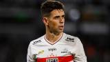 L'ancien milieu de terrain de Chelsea, Oscar, s'effondre à l'entraînement.