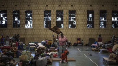 Afrique du Sud: les mineurs clandestins terrorisent les communautés des bidonvilles - Reportage Afrique