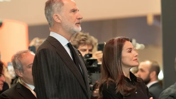 Letizia d’Espagne et Felipe VI au plus près des victimes : cette cérémonie très attendue