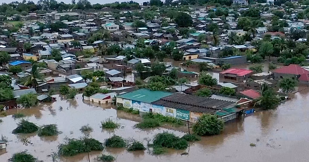 Inondations au Mozambique : les opérations de sauvetage se poursuivent