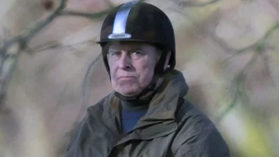 son arrivée surveillée de très près par ses voisins