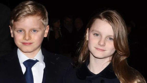 qui est cette discrète cousine ?