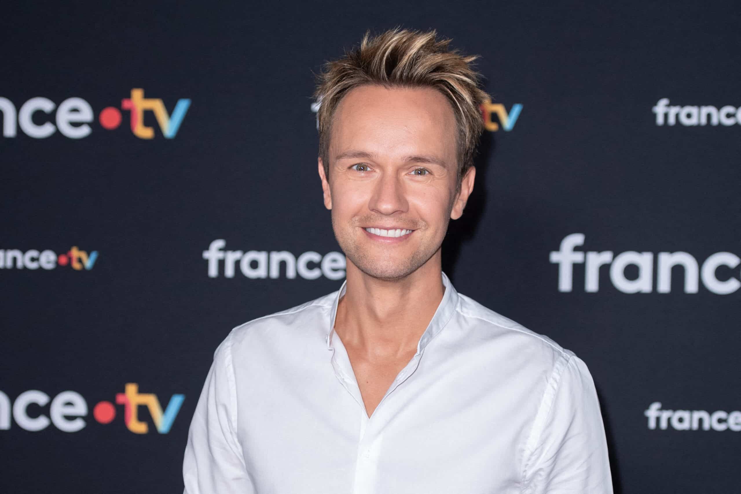 "Gros cochon !", Cyril Féraud face à un accident vestimentaire à la télé