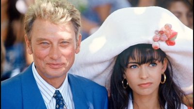 "Je me faisais traiter de p*te" : Adeline Blondieau balance sur Johnny Hallyday