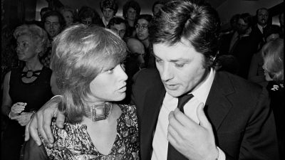 Nathalie Delon : sa rencontre avec Alain, alors qu’il était fiancé à Romy Schneider