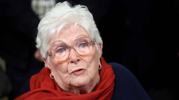 "Faites-le savoir à tout le monde" : Line Renaud, 97 ans, donne des nouvelles de sa santé