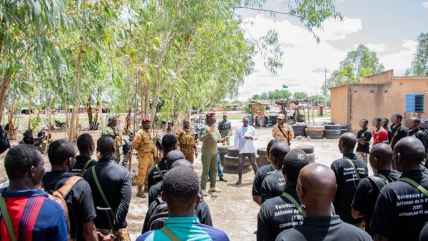 « Il ne viendrait à l’idée de personne de détourner de l’argent destiné au paiement des VDP », avertit le PM