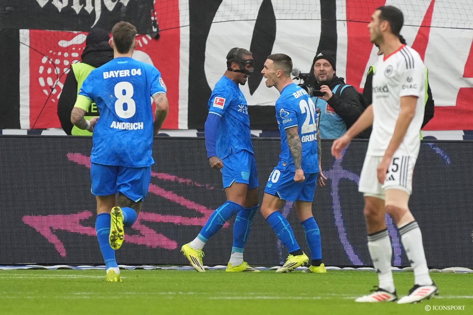 Bundesliga J20 : Leverkusen bat l&rsquo;Eintracht, Leipzig battu par Mayence