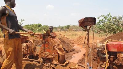 La pauvreté comme seul passeport : Quand des jeunes Togolais risquent leur vie dans les mines d’or au Mali