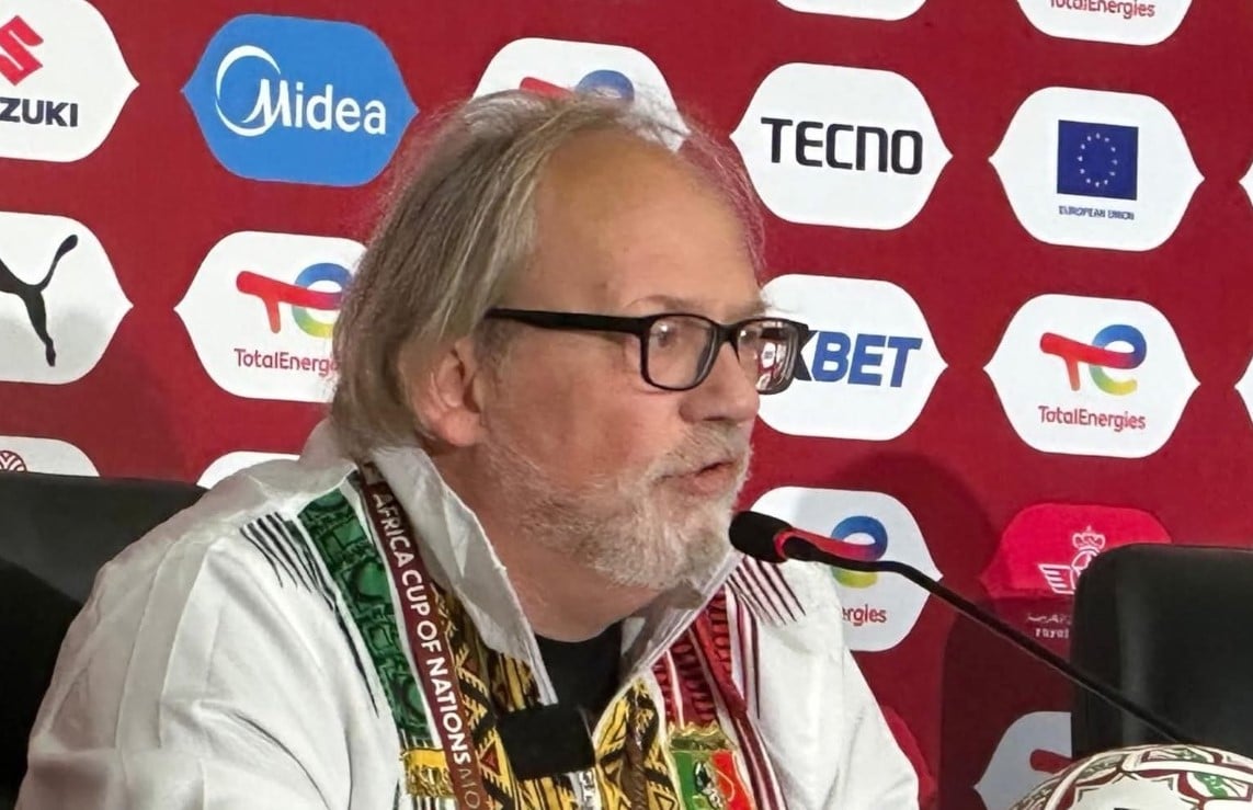 Tom Saintfiet, sélectionneur national de football, affirme ne pas avoir été payé normalement