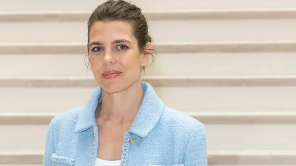 cette passion pour la littérature qu’elle a découverte grâce à un célèbre couturier