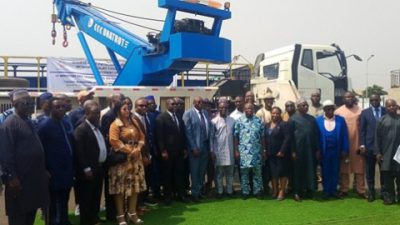 L&rsquo;Union nationale des transporteurs du Togo d&eacute;ploie deux camions-grues pour fluidifier le trafic routier