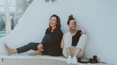 Estime de soi et bonheur : à quel moment de la vie se sent-on vraiment bien dans sa peau ?