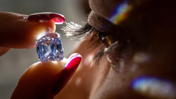 De Beers perd de la valeur en pleine crise du secteur du diamant - Chronique des matières premières