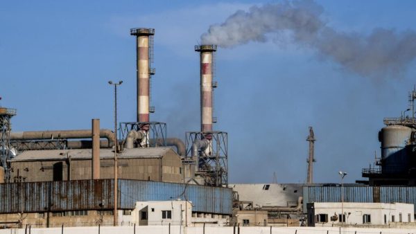 Tunisie: la justice refuse de mettre à l'arrêt l'usine d'engrais phosphatés de Gabès accusée de pollution