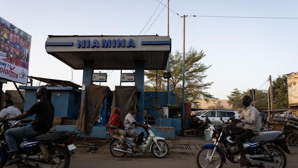 Au Mali, l'approvisionnement en carburant plie mais ne rompt pas