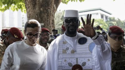 Guinée: début des consultations en vue de créer un grand parti pro-chef de l'État