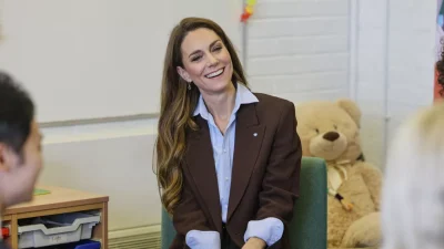 le cadeau très symbolique de la princesse à des mères et des bébés en prison