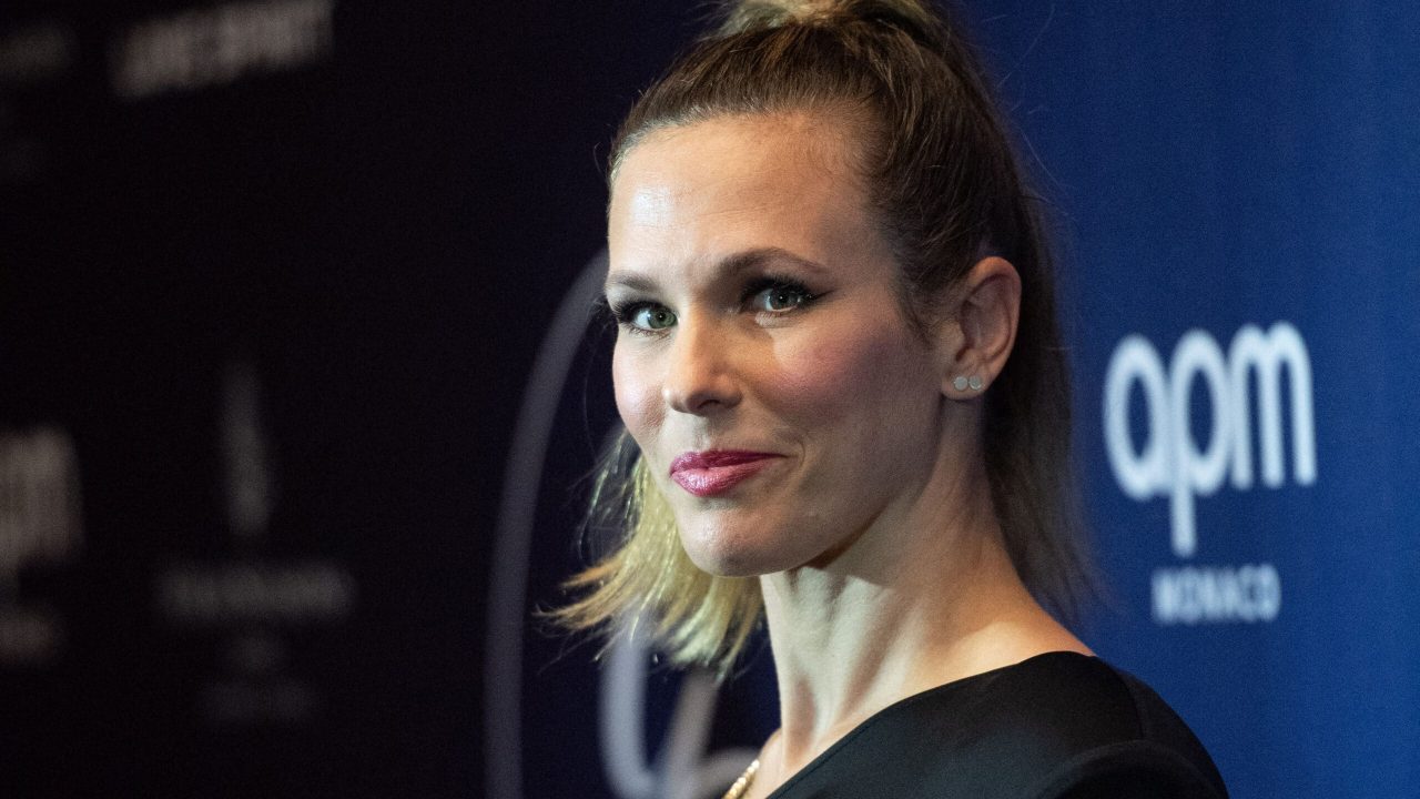 "Ils ont été odieux" : Lorie en pleurs, elle vide son sac et balance les "horreurs" proférées par son ancienne maison de disque