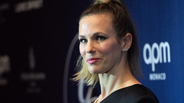 "Ils ont été odieux" : Lorie en pleurs, elle vide son sac et balance les "horreurs" proférées par son ancienne maison de disque