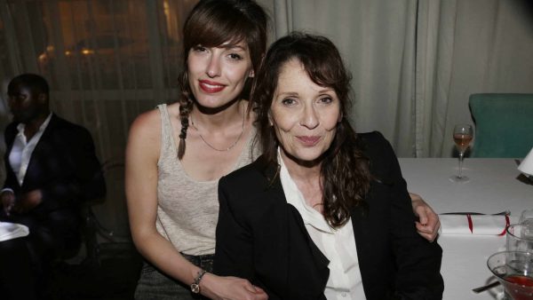 "Personne ne le sait", Jenn Ayache de Superbus révèle un secret sur sa célèbre maman, Chantal Lauby