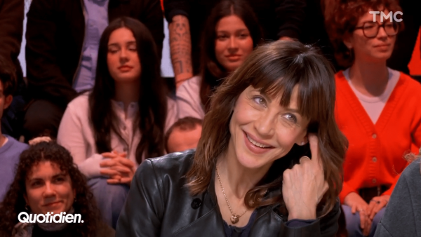 "Vous vous en foutez quoi !", Sophie Marceau très gênée par la question de Yann Barthès sur son âge