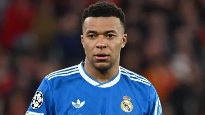 "C'est compliqué d'être la copine de Kylian Mbappé" : révélations chocs sur sa vie amoureuse