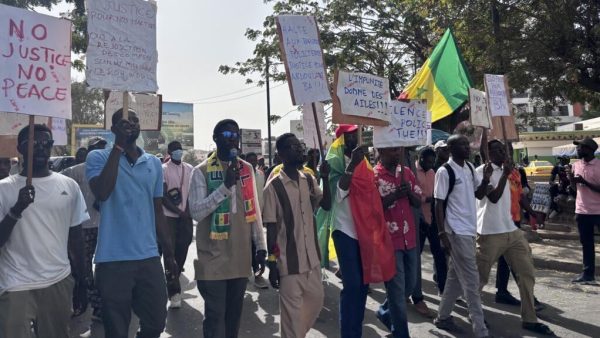 Sénégal: marche symbolique à Dakar contre les violences policières