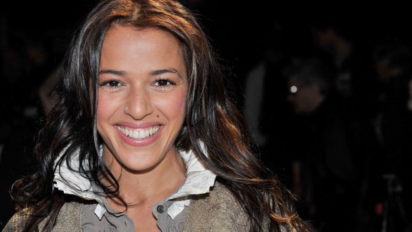 Nâdiya : la chanteuse, star des années 2000, annule tout