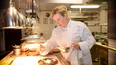 Hélène Darroze : quand elle n’est pas à Londres, elle partage le quartier de Catherine Deneuve