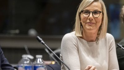 Laurence Ferrari, "la pire" des boss ? Ses collègues ne l’épargnent pas