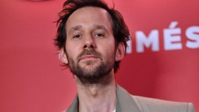 Benjamin Lavernhe : "écoeuré" et "horrifié", l’interprète de l’Abbé Pierre se lâche