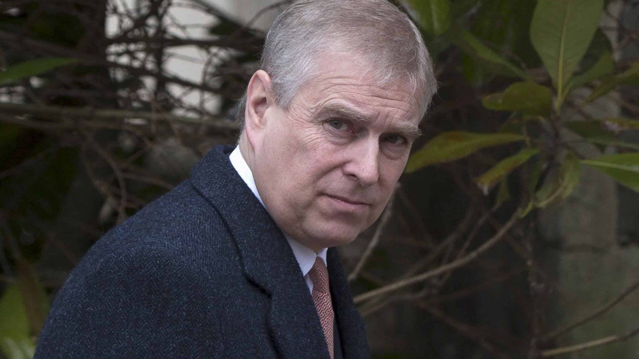 L’ex-prince Andrew-Mountbatten Windsor a été arrêté