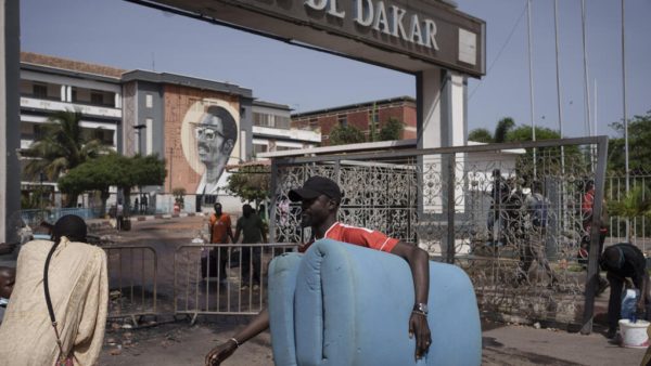 À la Une: la colère des étudiants sénégalais - Revue de presse Afrique