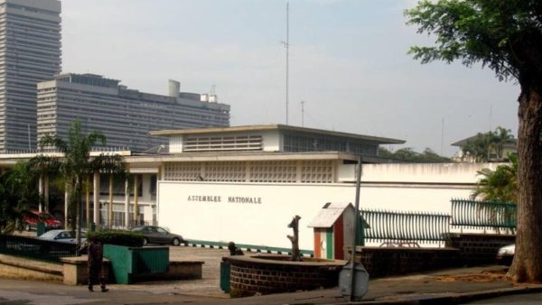 Côte d'Ivoire: trois députés-maires du PDCI refusent d'intégrer le groupe du parti au Parlement