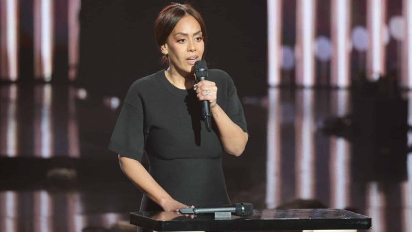 Amel Bent : financièrement, en galère ?