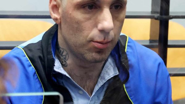 Cédric Jubillar : lumière en permanence dans sa cellule, fouilles à nu trois fois par semaine, son avocat monte au créneau